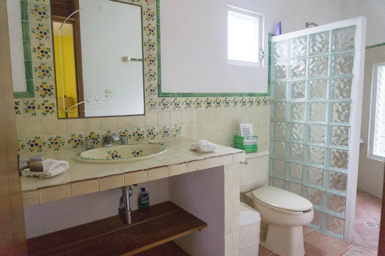 Sea Hawk Suites Isla Mujeres Otel